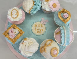 Bridgerton vibe cupcake platter