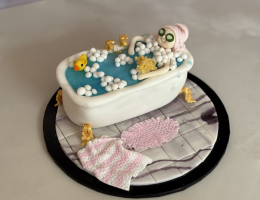 Lady in the bath cake
