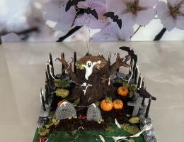 Mini haunted Halloween tree stump cake