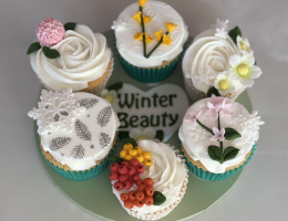 Winter beauty cupcake platter