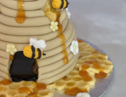 Mini beehive cake