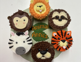 Animal Antics Piped cupcake platter