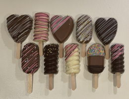 Cake pops, cakesicles & chocolate treats